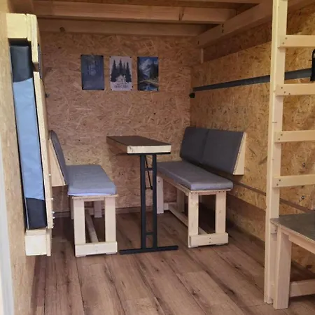 Utulňa Na Beskyde- Dieťa Zadať Ako Dospelého Ostello